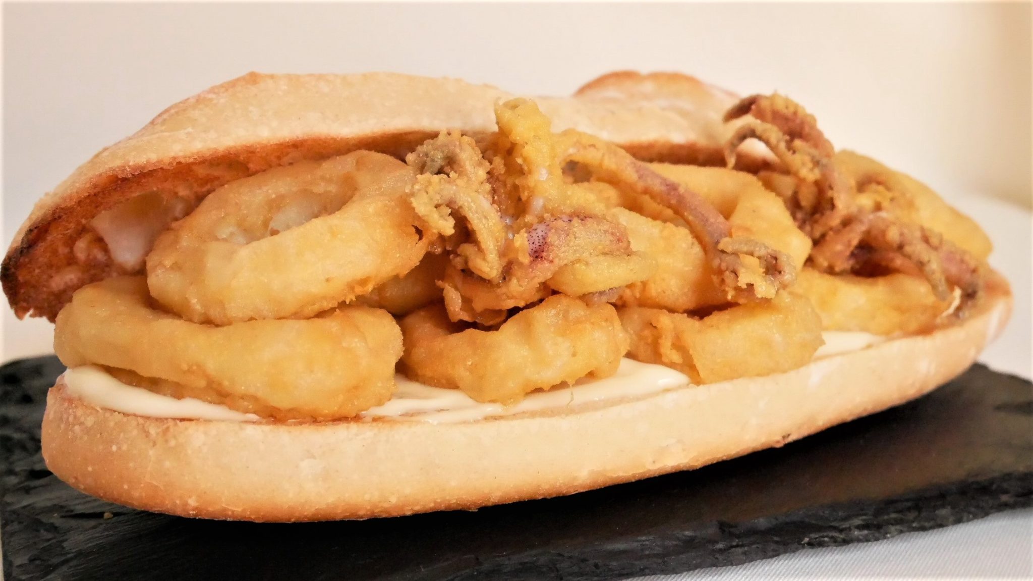 BOCADILLO DE CALAMARES BOCADILLO DE CALAMARES